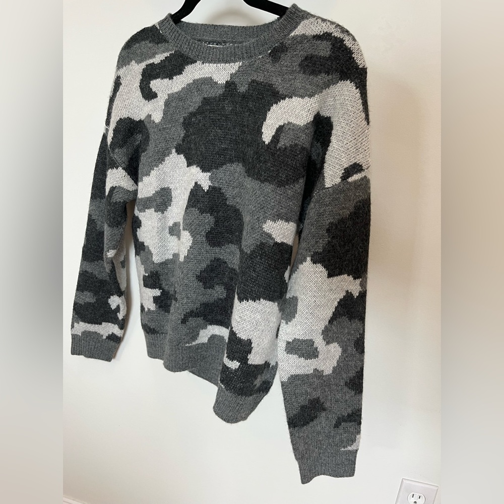 Lucky Brand Camo Sweater - size small, never worn!